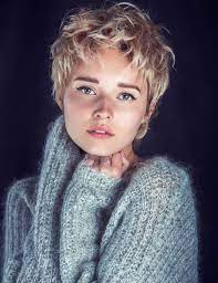 Coupe De Cheveux Les Tendances De L Automne Hiver 2017 2018 Coupe De Cheveux Modele Cheveux Court Modele Coiffure Cheveux Courts