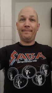 What is the significance of the rope in the lunchbox?