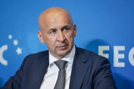 Coraz więcej obywateli głosuje, ale coraz mniej chce kandydować. "To  zjawisko groźne"