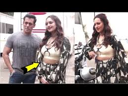 Sonakshi lost 30kgs before making her big bollywood debut. Sonakshi Sinha Shocking Weight Gain With Salman Khan Dabangg 3 Promotion Bollywood Youtube