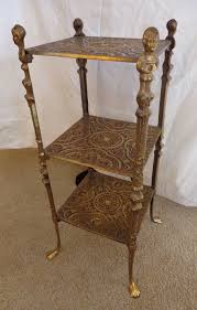 Check spelling or type a new query. Clover Shaped Pedestal Base With Clawfeet Clawfoot Plant Stand Vintage Brass Plant Stand Vintage Brass Cake Stand Indoor Planters Home Living Delage Com Br