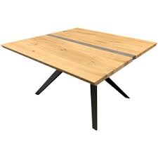 Untreated solid pine is a durable natural material that can be painted, oiled or stained according to preference. Tables En Bois Pour Votre Interieur De Style Montagne