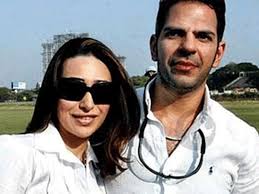 कपूर खानदान की इस बेटी को पहली ही रात पति ने किया था नीलाम, हनीमून पर  दोस्तों के साथ सोने पर करता था मजबूर