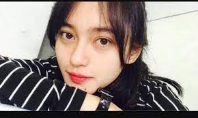 Belum duduk sudah berlunjur belum memperoleh sesuatu yang dihajati tetapi sudah berasa gembira. Belum Disuruh Sudah Pergi Belum Dipanggil Sudah Datang Brainly Co Id
