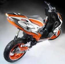 Pin By Douglas Gaines On Scooter Scooter Custom Scooter Aprilia