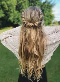 Wie wär's mit cool gekreppten haaren oder dem angesagten sleek hairstyling look? Frisur Am Ball Auf Ihren Haaren Frisuren Fur Den Abschlussball Fur Jede Haarlange