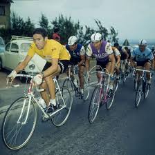Cette vidéo traite de poulidor Epingle Sur C Merckx