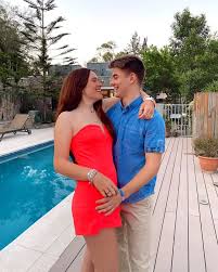 El también modelo detalló que ese lugar es la definición de hogar para él, en dónde están sus recuerdos, sus historias y donde su hija fue concebida. Cristian De La Fuente Habla Del Pololeo En Pandemia De Su Hija