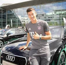 Unless, that is, poland can find a way past one of the tightest defenses at the european championship. Fc Bayern Spieler Steigen Auf Elektroautos Um Rekorddeal Mit Audi Welt