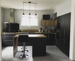 cuisine industrielle chene et noir style industriel moderne chic renovation de maison dans le perigord c cuisines maison cuisine socooc cuisine ouverte