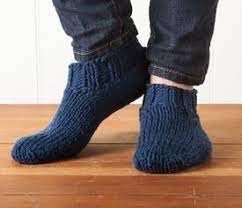 Patterns preceded by an plus sign (+) require free registration (to that particular pattern site, not to knitting pattern central) before viewing. Chunky Slippers Pattern Slippers Pattern Knitted Slippers Sock Knitting Patterns