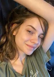 Pin oleh Linda🌸 di Barbara Palvin