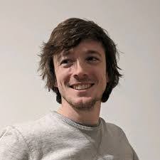 Lisa Pavey's Instagram, Twitter & Facebook