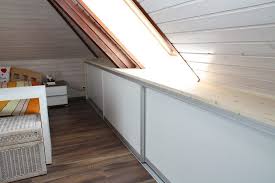 Dachrageneinbauschrank Mit Modernen Schiebeturen In Schlafzimmer Eingebaut Von Der Schr Moderne Schiebeturen Schlafzimmer Eingebaut Kleiderschrank Schiebeturen