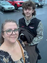 Photographer for mini graduation session?