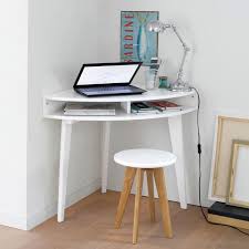 Le Bureau Qui Tient Dans Un Angle Bureau Petit Espace Fauteuil Bureau Design Petit Bureau D Angle