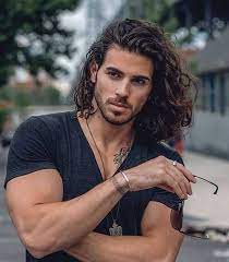 A messy part and hair that reaches down to the ears complete the look. 60 Awesome Long Hairstyles For Men 2021 Gallery Hairmanz