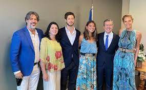 Gonzalo de la carrera correa republicanos: Consuegros Hija Menor De Joaquin Lavin Se Caso Con Hijo De Miguelo