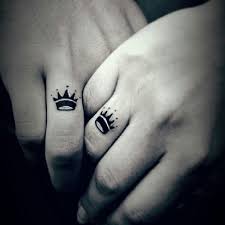 Super Cute Couple Finger Tattoo Design Cool Tattoo Designs Finger Tattoos For Couples Cute Couple Tattoos Crown Finger Tattoo