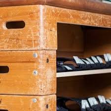 Mobel Aus Alten Turngeraten Von Hardcrafted Hamburg Old School Gym Equipment By Hardcrafted Hamburg Turnen Hamburg Fitnessraum