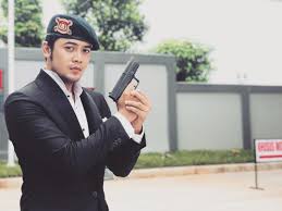 Lalu seperti apa reaksi ibunda kriss melihat kriss hatta jadi mr.money?simak video selengkapnya di link dibawah ini Potret Kriss Hatta Si Mr Money Di Program Reality Show Uang Kaget