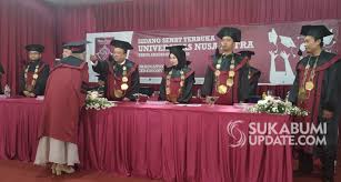 Berikut ini jadwal pendaftaran wisuda periode ii tahun ajaran 2019 / 2020. Universitas Nusa Putra Sukabumi Wisuda 155 Mahasiswa Tahun Akademik 2019 2020