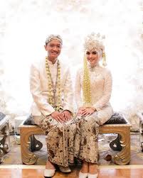 We did not find results for: Kebaya Pengantin Adat Jawa Serba Pengantin