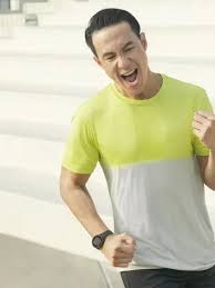 Daniel Mananta Ajak Masyarakat Berolahraga dengan Outfit Teknologi Dry-EX