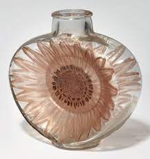 Rene Lalique 1860 1945 Vase Soleil Vase En Verre Blanc Transparent A Decor D Une Fleur De Tournesol Patinee Sepia Et Emaill Lalique Lalique Crystal Glass Art