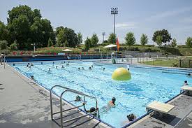 Centre Aquatique Charente Maritime Aquarelle Et Piscine De Saint Cesaire Communaute D Agglomeration De Saintes