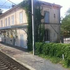 Apartment • 2 room(s) • 1 bed. Gare Sncf De Gonfaron Train Station