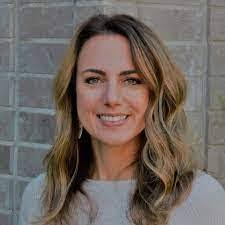 Karin Horner's Instagram, Twitter & Facebook