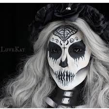 Black And White Clown Makeup A Lil Throwback While I Cook Up Something New La Muerte Katrina Using Bennyemakeup White Creepy Halloween Makeup Makeup Amazing Halloween Makeup