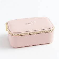 Blush box offers curated gift boxes based upon an assortment of themes and colors. Blush Jewelry Case Paper Source