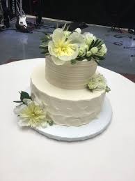 2 Tier Wedding Cake With Betty Crocker And Texture Beautiful Wedding Cakes Tiered Wedding Cake Cake