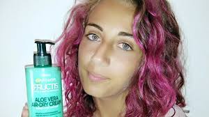 L'azione dell'aloe vera continua anche a capelli asciutti, per definire meglio i ricci e le onde dei tuoi capelli. Aloe Vera Air Dry Cream Garnier Fructis Funziona A Trendy Experience