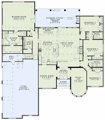 Once i chose my house plan it was shipped quickly and the prices were very reasonable. Pin By Kaylee Nuzum On Dream Home Country Style House Plans European House Plans House Floor Plans