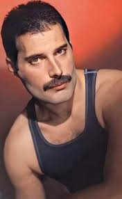 Wear the damn thing, Freddie would say so 🖤