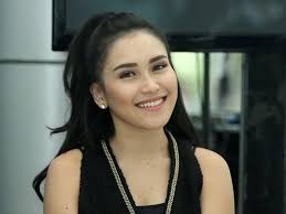 View the profiles of people named de ayu ting ting. Ayu Ting Ting Dan 4 Artis Ini Biaya Sekolah Anaknya Puluhan Hingga Ratusan Juta Rupiah Showbiz Liputan6 Com