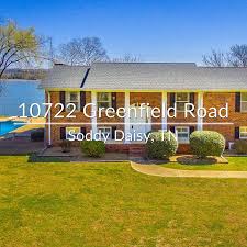 Lakefront Home At 10722 Greenfield Road In Soddy Daisy Tn Video Lakefront Property For Sale Lakefront Homes For Sale Waterfront Homes For Sale