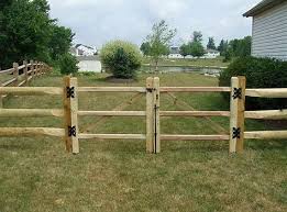 Searching For A Beautiful Yet Long Lasting Method To Fence Your Home Or Business Want To Ensure That Your Livesto Farm Fence Split Rail Fence Building A Fence