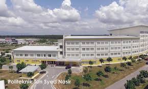 Di situ, pelbagai permainan yang kami buat bersama. Pagoh Education Hub