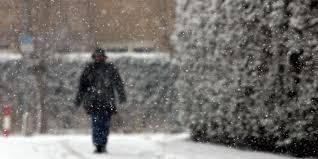 Sneeuw is een vorm van neerslag die bestaat uit ijskristallen. Jza8jo2iprt7om