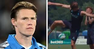 Cosa non sa fare? Il fuoriclasse del Napoli Scott McTominay stupisce i  tifosi con una giocata super in allenamento — Tribuna.com