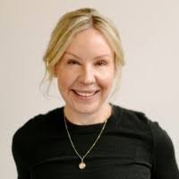 Donna Mack's Instagram, Twitter & Facebook