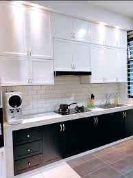 Jan 22, 2021 · dapur hitam putih elegan warna hitam nggak selalu ngasih kesan gelap kok, buktinya desain dapur di atas malah kelihatan sangat mewah dan elegan. Hampir 3 Bulan Rumah Ini Siap Renovasi Dengan Tema Hitam Putih Pada Dapur Hias My