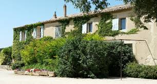 Le gîte, convivial et chaleureux, vous attend pour partager des moments inoubliables. Salle De Reception A Lancon Provence La Grange De Camp Long