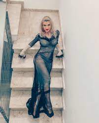 Check spelling or type a new query. Pin On Andreea B