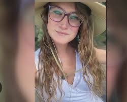 Rebecca Boling's Instagram, Twitter & Facebook