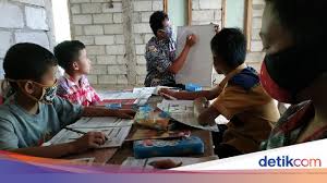 Adapun peranan tersebut adalah sebagai berikut : Apresiasi Dan Komitmen Pemerintah Ke Guru Di Masa Pandemi